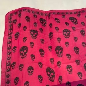 Perfect Condition Alexander Mcqueen Silk Chiffon Skull Scarf